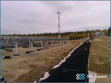 Укрепление склонов объемной георешеткой при обустройстве промышленной территории