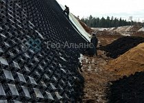 Армирование склона на военном полигоне в Подмосковье