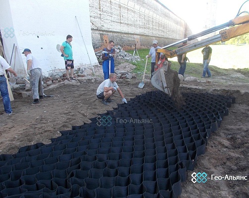 Армирование грунтового основания арки Казанской башни