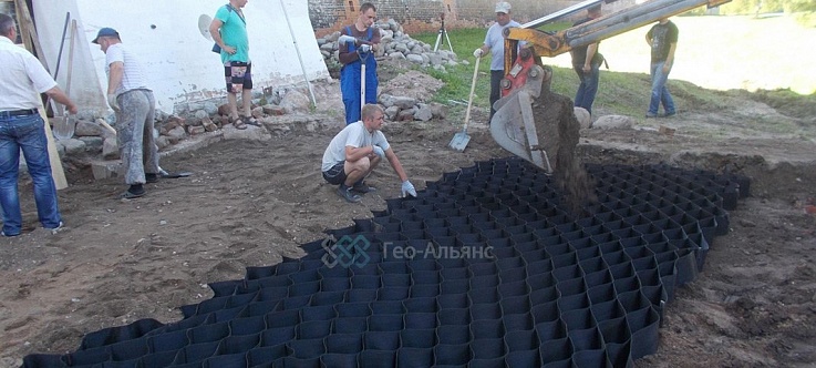 Армирование грунтового основания арки Казанской башни